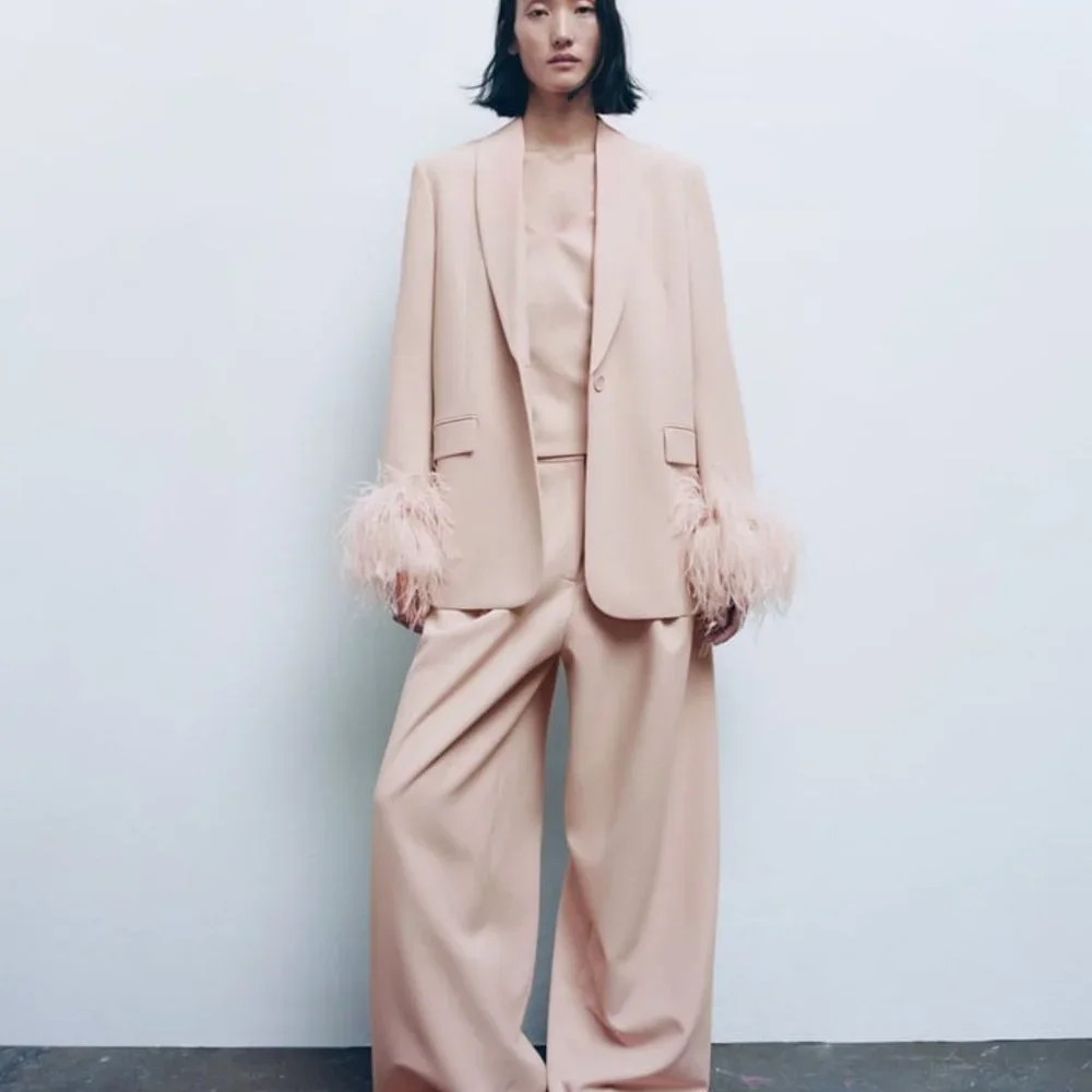 STRAIGHT CUT FEATHER BLAZER - Picture 6 of 8